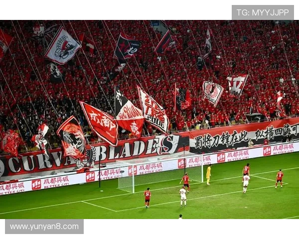 拜仁名宿现场观战盛赞凤凰山 成都蓉城主场憾负河南展现顶级足球魅力