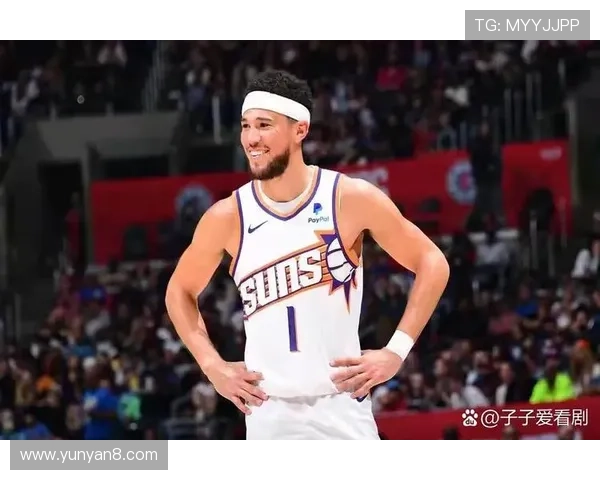 布克三节高效表现斩获24分7助攻正负值22助球队取得领先